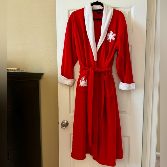 Red fleece Robe with White Collar & Snowflake/Snowman Design - Lrg - Picture 2 of 10